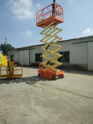 臨沂升降車租賃服務(wù) 升降機、高空作業(yè)車與登車橋的全面解決方案